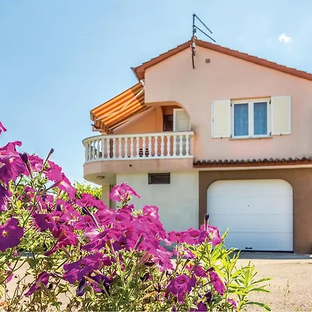 Beautiful In With House Sea View
