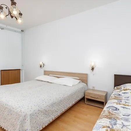 Apartman Beautiful In With House Sea View