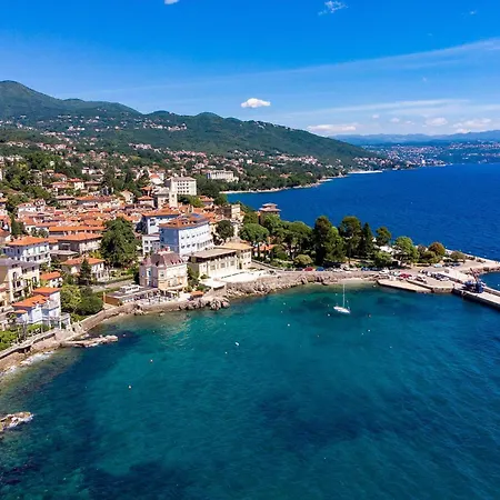 Cozy In With Kitchen Lovran